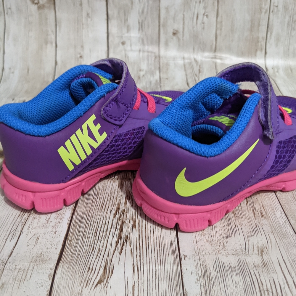 Nike toddler shoes